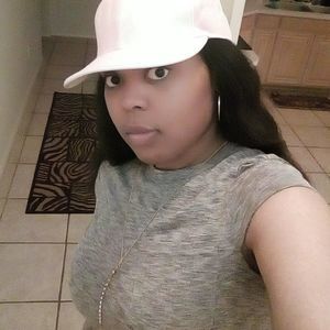 Meet your Posher, Shana